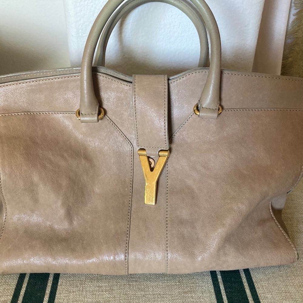 Yves Saint Laurent Cabas Chyc Bag